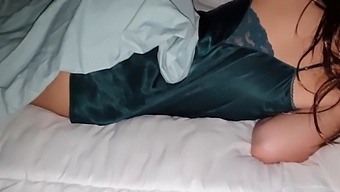I Surprise My Stepsister In Her Room And Enjoy Sex With Her Wet Vagina