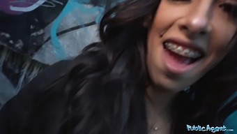 Public Agent'S Latina Beauty Gives A Hardcore Blowjob And Has Sex In The Open