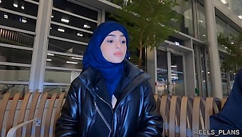 Nadja, Den Tilslørte Iraneren, Opplever Grov Analsex På Toalettet Og I Korridoren Som Betaling For En Flytur