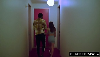 Abella Danger Opplever Sitt Mest Intense Møte Med En Velutstyrt Svart Mann.