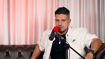 Stora Naturliga Bröst Och En Tatuerad Kropp: Den Colombianska Skönheten På Onlyfans